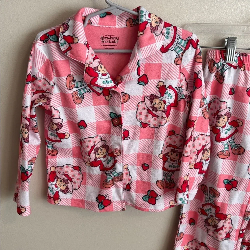 Strawberry shortcake Pink Girls Pajama Set size 4